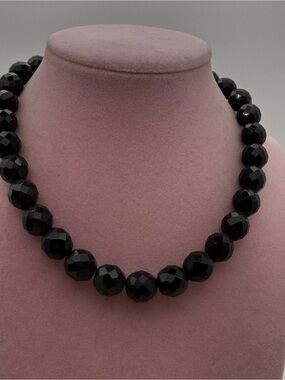 Vintage large Faceted Black Bead Necklace - Elegant Women's Jewelry
